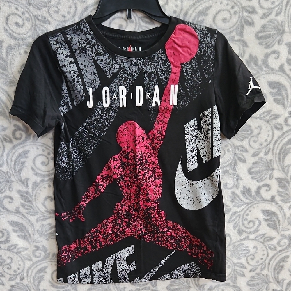 Jordan Black and Red Short Sleeve Tee with Graphic Design Kids Boys Large